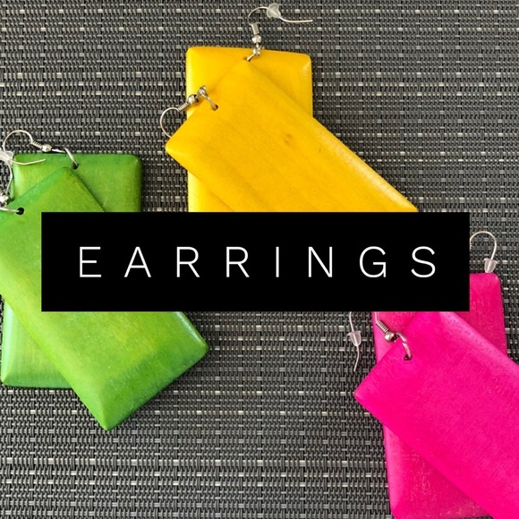 🟢🟢🟢 Earrings 🟢🟢🟢 - Picture 1 of 1